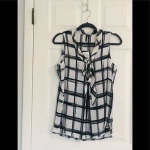 Heart-soul  Black & White Sleeveless top with bow